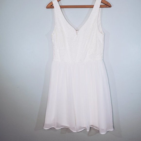 Francesca's White Sweetheart Neckline Lace Formal Dress M - Picture 5 of 12